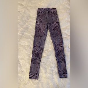 Chantilly Lavender Barefoot Leggings
